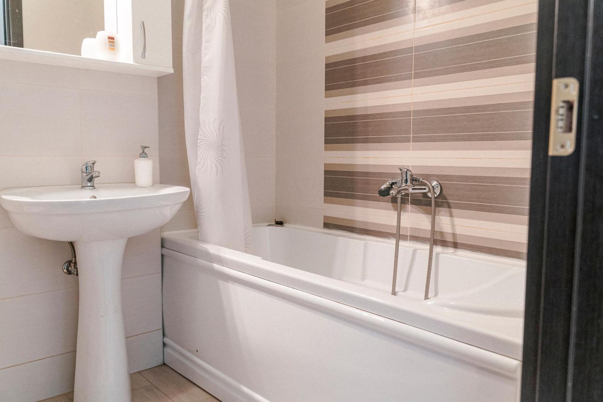 M&M Apartment Oradea Εξωτερικό φωτογραφία